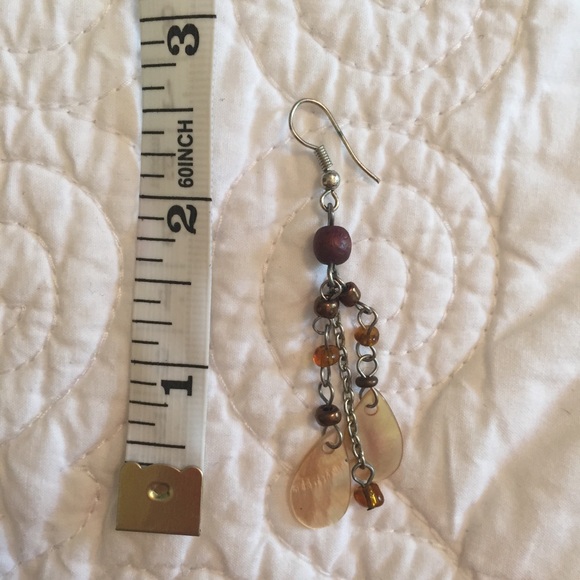 Shell earrings - Picture 2 of 2